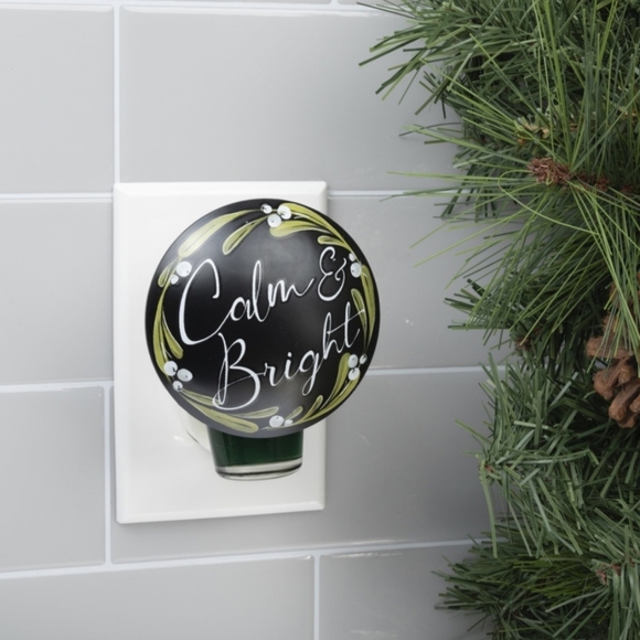 Fragrance Oil Plug-in Diffuser Gift Set - Calm and Bright - Picture 2 of 7